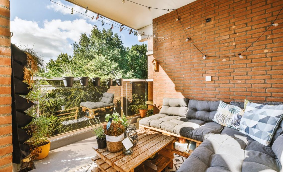 jak urzadzic balkon na lato
